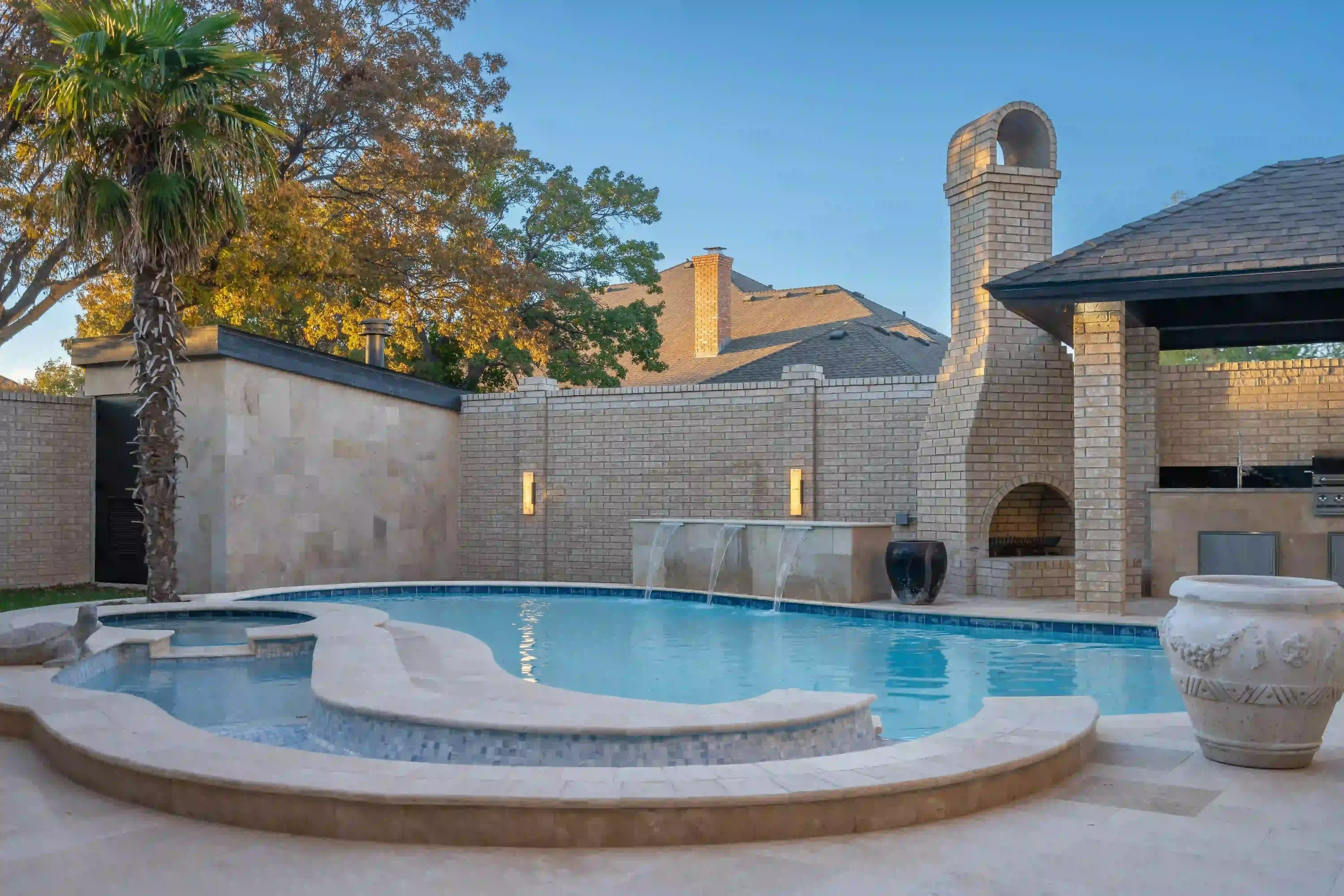 Pool builder and custom pool construction Midland TX